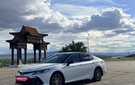 Toyota Camry, 2021 год, 2 930 000 рублей, 2 фотография
