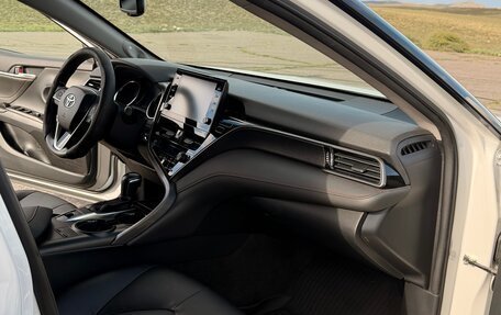 Toyota Camry, 2021 год, 2 930 000 рублей, 11 фотография