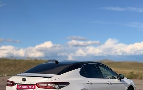 Toyota Camry, 2021 год, 2 930 000 рублей, 8 фотография
