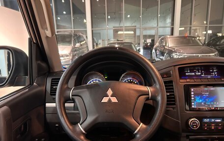 Mitsubishi Pajero IV, 2011 год, 1 745 000 рублей, 30 фотография