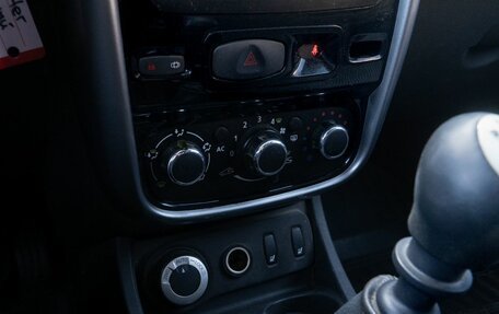 Renault Duster I рестайлинг, 2013 год, 890 000 рублей, 24 фотография