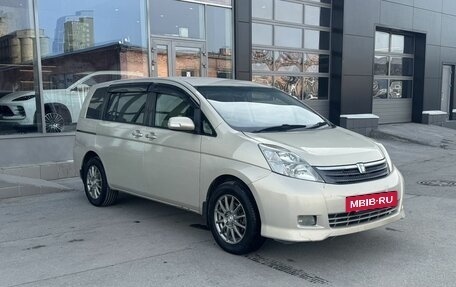 Toyota ISis I, 2011 год, 1 050 000 рублей, 3 фотография