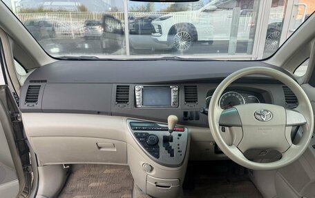 Toyota ISis I, 2011 год, 1 050 000 рублей, 11 фотография