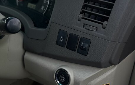Toyota ISis I, 2011 год, 1 050 000 рублей, 14 фотография