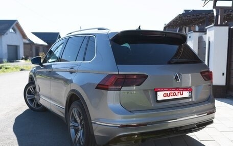 Volkswagen Tiguan II, 2018 год, 2 450 000 рублей, 2 фотография