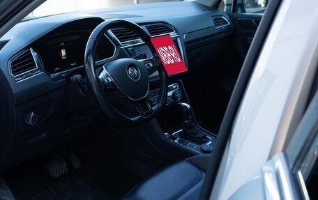 Volkswagen Tiguan II, 2018 год, 2 450 000 рублей, 4 фотография