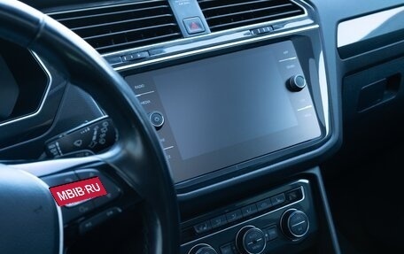 Volkswagen Tiguan II, 2018 год, 2 450 000 рублей, 5 фотография