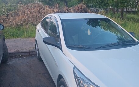 Hyundai Solaris II рестайлинг, 2014 год, 777 000 рублей, 3 фотография