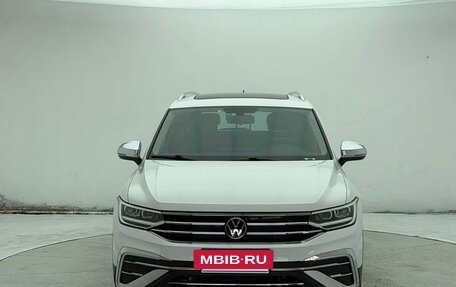 Volkswagen Tiguan II, 2023 год, 3 000 000 рублей, 2 фотография