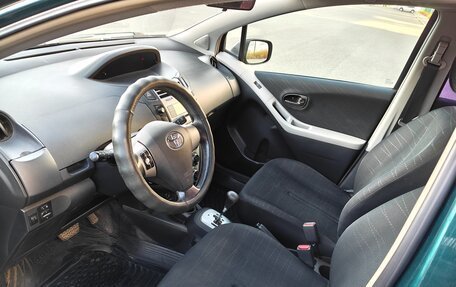 Toyota Yaris III рестайлинг, 2007 год, 400 000 рублей, 6 фотография