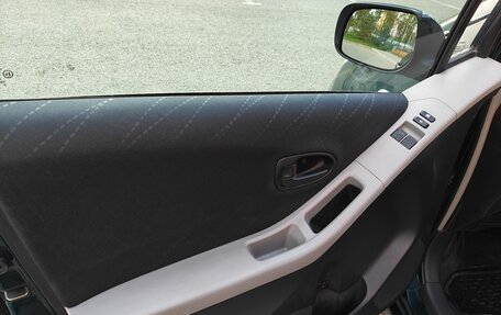 Toyota Yaris III рестайлинг, 2007 год, 400 000 рублей, 9 фотография