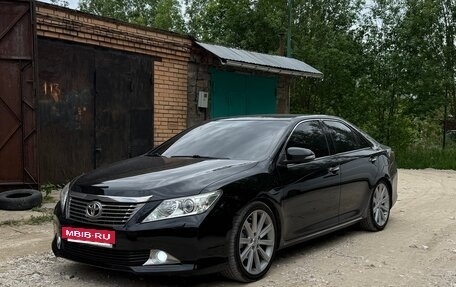 Toyota Camry, 2012 год, 2 200 000 рублей, 6 фотография