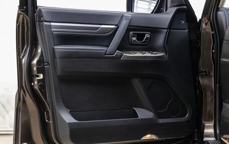 Mitsubishi Pajero IV, 2018 год, 3 758 000 рублей, 28 фотография