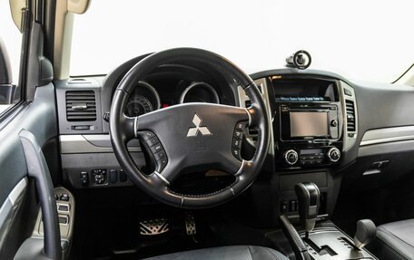 Mitsubishi Pajero IV, 2018 год, 3 758 000 рублей, 30 фотография
