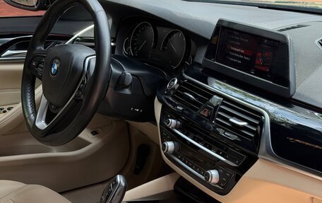 BMW 5 серия, 2018 год, 2 400 000 рублей, 14 фотография