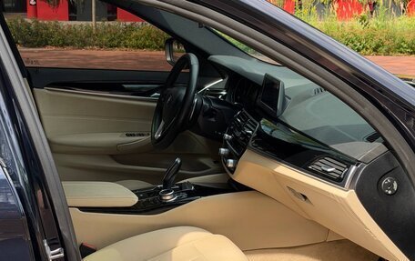 BMW 5 серия, 2018 год, 2 400 000 рублей, 16 фотография