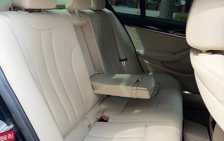 BMW 5 серия, 2018 год, 2 400 000 рублей, 17 фотография