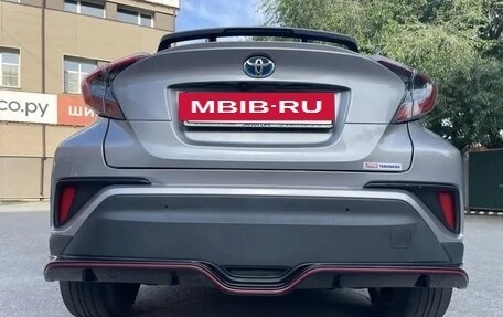 Toyota C-HR I рестайлинг, 2017 год, 1 640 000 рублей, 6 фотография