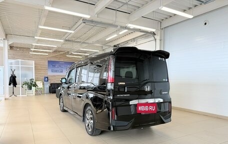 Honda Stepwgn IV, 2016 год, 1 749 000 рублей, 4 фотография