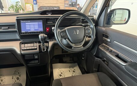 Honda Stepwgn IV, 2016 год, 1 749 000 рублей, 15 фотография