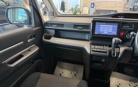 Honda Stepwgn IV, 2016 год, 1 749 000 рублей, 14 фотография