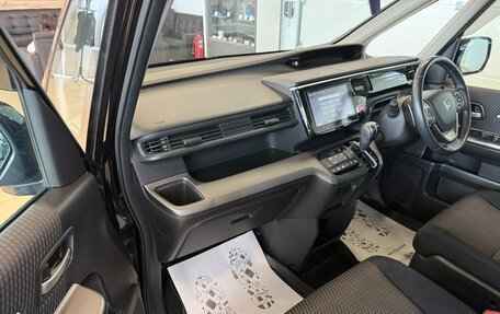 Honda Stepwgn IV, 2016 год, 1 749 000 рублей, 12 фотография