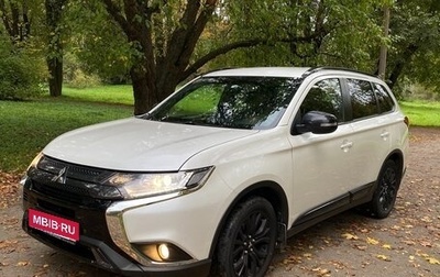 Mitsubishi Outlander III рестайлинг 3, 2021 год, 3 000 000 рублей, 1 фотография