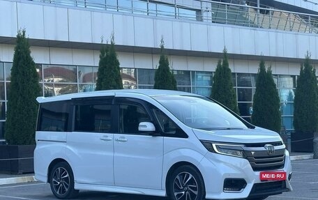 Honda Stepwgn IV, 2020 год, 2 400 000 рублей, 1 фотография