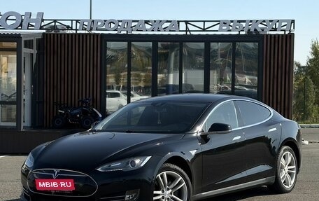 Tesla Model S I, 2015 год, 2 350 000 рублей, 1 фотография