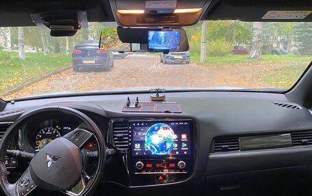 Mitsubishi Outlander III рестайлинг 3, 2021 год, 3 000 000 рублей, 10 фотография