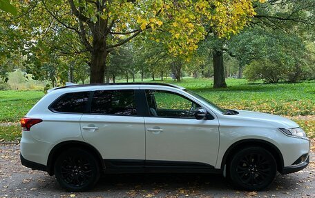 Mitsubishi Outlander III рестайлинг 3, 2021 год, 3 000 000 рублей, 5 фотография