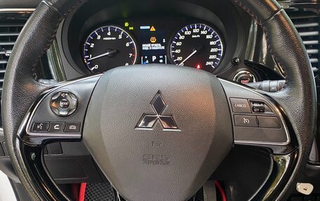 Mitsubishi Outlander III рестайлинг 3, 2021 год, 3 000 000 рублей, 11 фотография