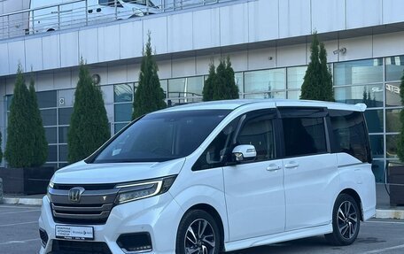 Honda Stepwgn IV, 2020 год, 2 400 000 рублей, 3 фотография