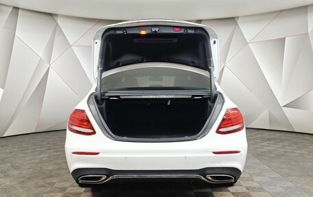 Mercedes-Benz E-Класс, 2018 год, 3 250 000 рублей, 12 фотография