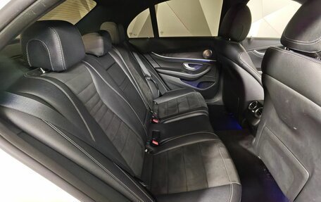 Mercedes-Benz E-Класс, 2018 год, 3 250 000 рублей, 16 фотография