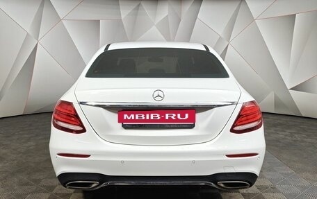 Mercedes-Benz E-Класс, 2018 год, 3 250 000 рублей, 8 фотография