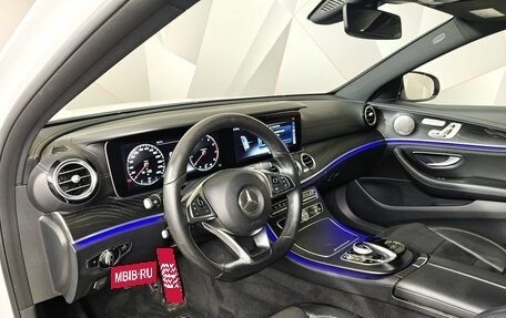 Mercedes-Benz E-Класс, 2018 год, 3 250 000 рублей, 19 фотография