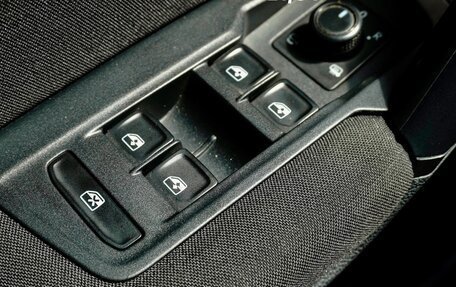 Volkswagen Tiguan II, 2020 год, 2 400 000 рублей, 10 фотография