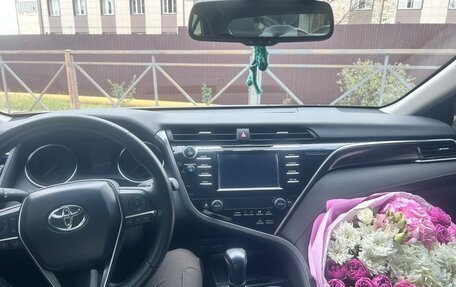 Toyota Camry, 2018 год, 2 400 000 рублей, 6 фотография