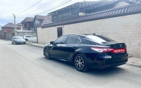 Toyota Camry, 2018 год, 2 400 000 рублей, 2 фотография