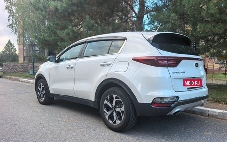 KIA Sportage IV рестайлинг, 2021 год, 2 490 000 рублей, 10 фотография