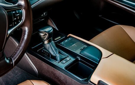 Lexus ES VII, 2021 год, 3 450 000 рублей, 26 фотография