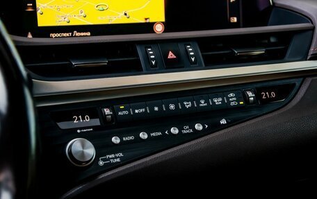 Lexus ES VII, 2021 год, 3 450 000 рублей, 25 фотография