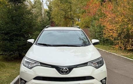 Toyota RAV4, 2018 год, 2 350 000 рублей, 1 фотография