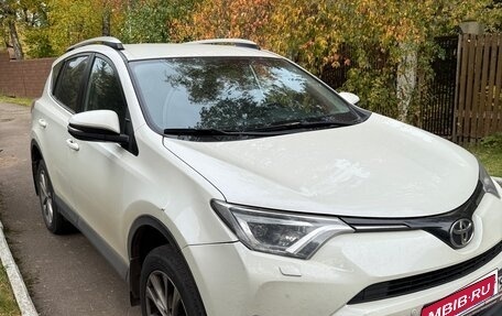 Toyota RAV4, 2018 год, 2 350 000 рублей, 10 фотография
