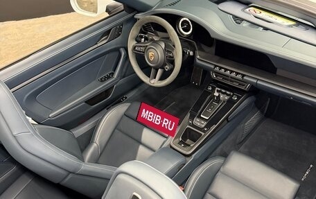 Porsche 911, 2022 год, 18 000 000 рублей, 13 фотография
