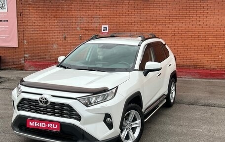 Toyota RAV4, 2019 год, 3 850 000 рублей, 1 фотография