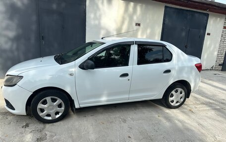 Renault Logan II, 2017 год, 360 000 рублей, 4 фотография