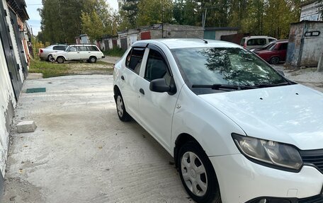 Renault Logan II, 2017 год, 360 000 рублей, 2 фотография