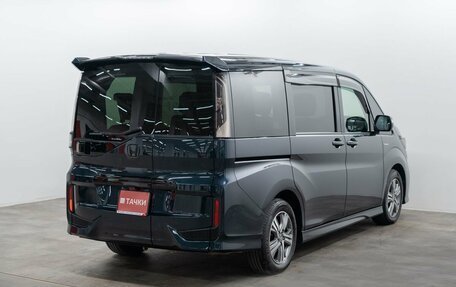 Honda Stepwgn IV, 2017 год, 2 400 000 рублей, 4 фотография